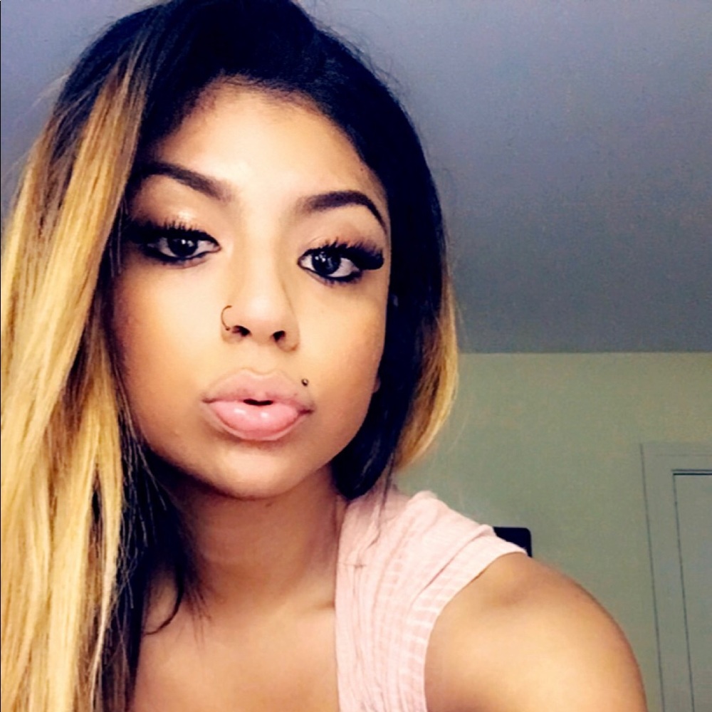 Meet your Posher, Vanessa